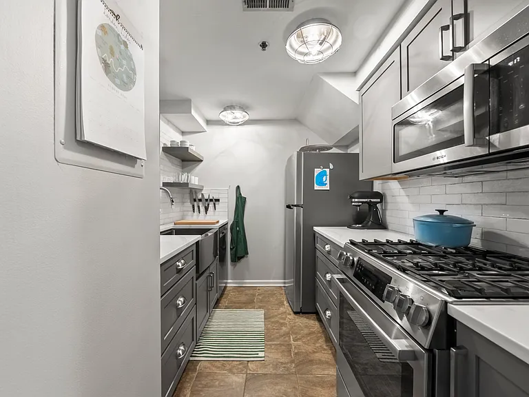 544 S Front St #315 — Photo 6