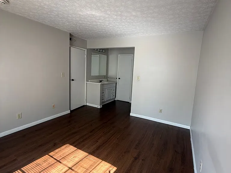 4400 Kanawha Tpke — Photo 23