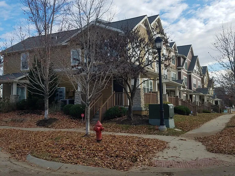 2820 Lake Ave — Photo 6