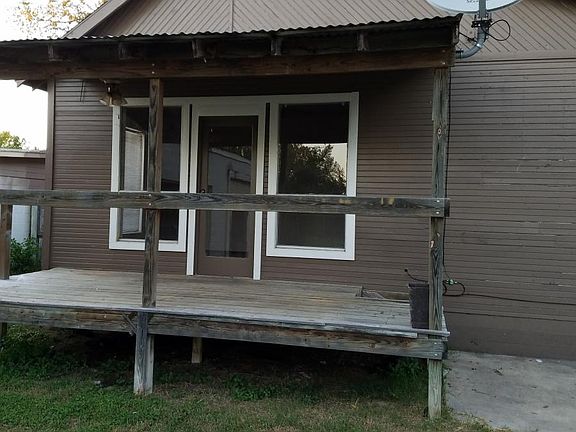 3rd image of 1210 Pleasant St