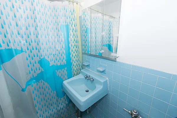 Sold by Re/Max In The City | media 13