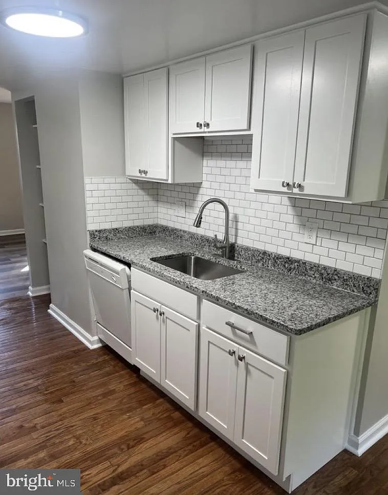 3 bed, 2.5 bath, 1896 sqft, $2,800 — Photo 3