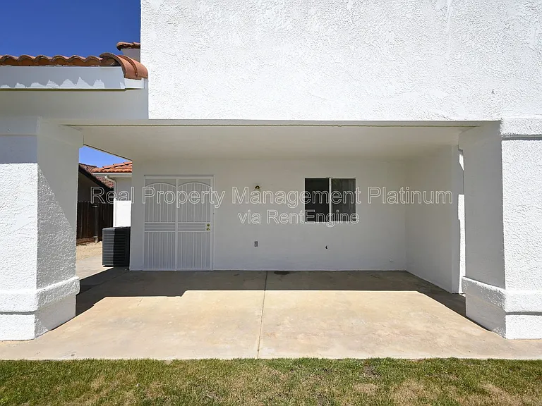 2233 E Christopher Dr — Photo 24