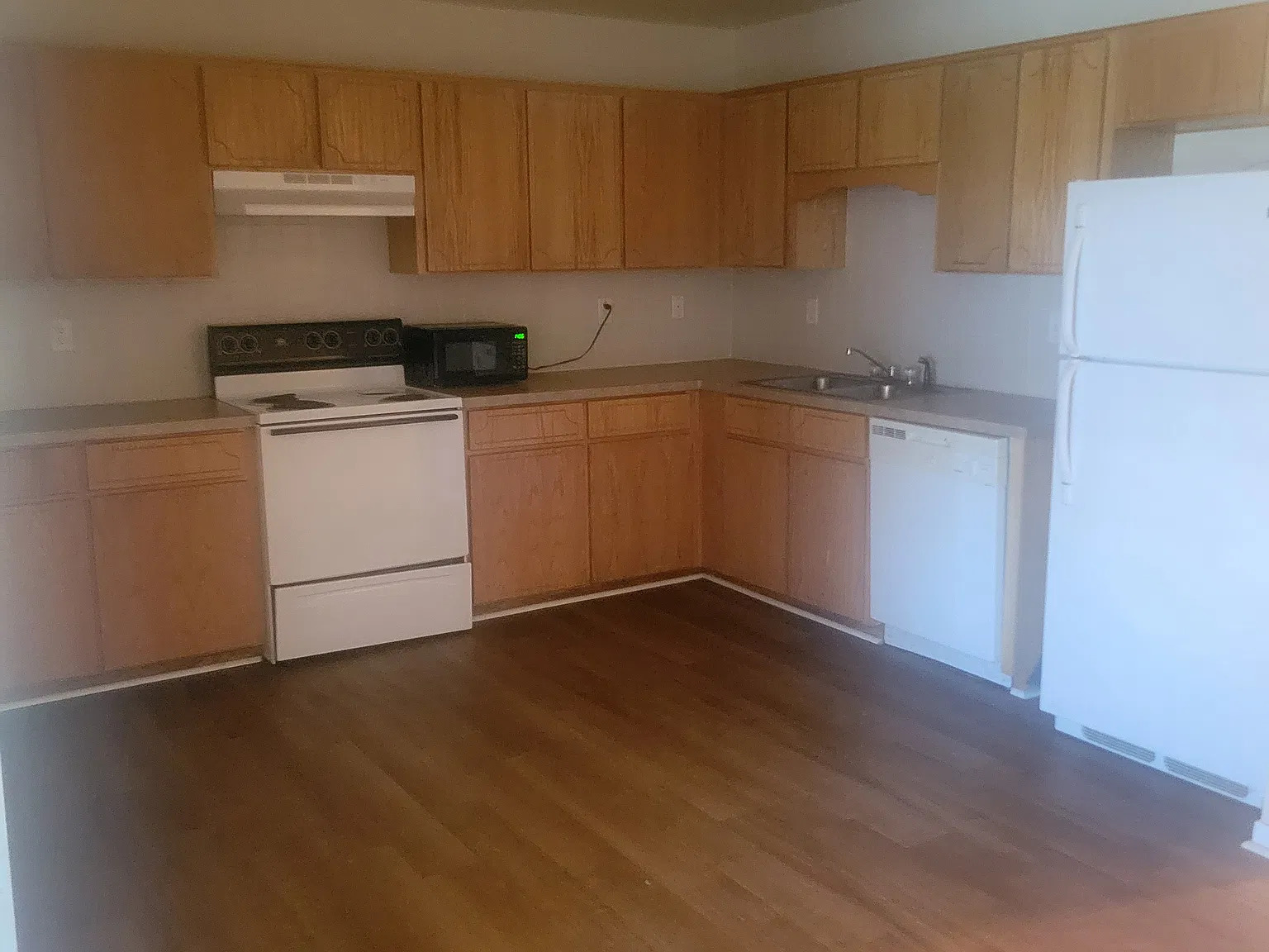 3 bed, 1224 sqft, $1,300 — Photo 3