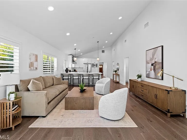 827 N Lamer St — Photo 5