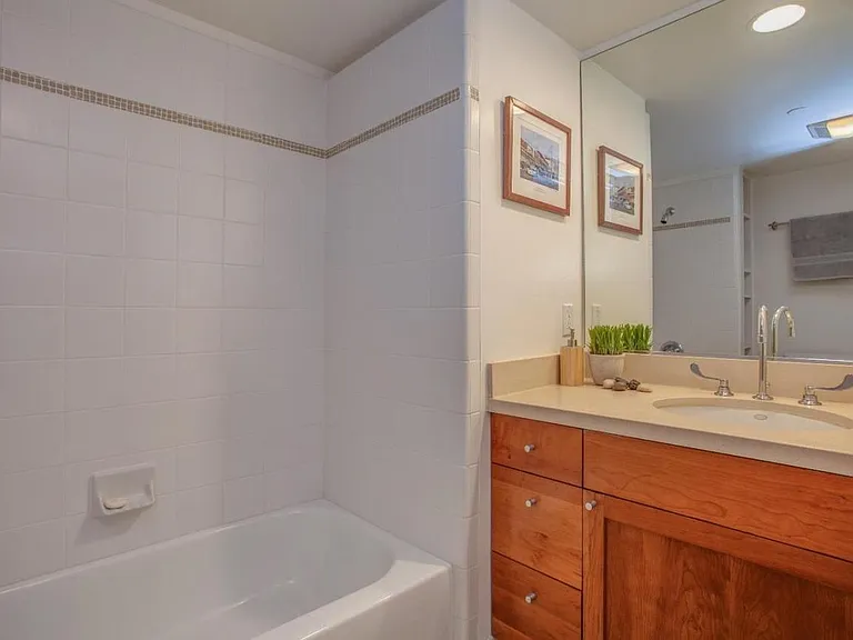 1800 Bryant St #203 — Photo 2