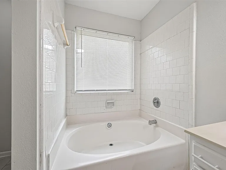 10419 Appleridge Dr — Photo 36