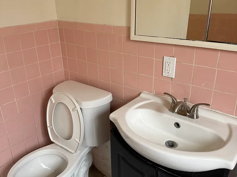752 S G St #C — Photo 12