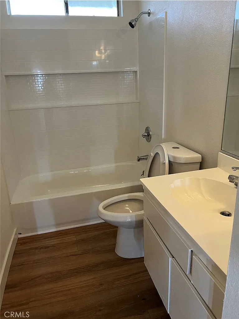 2 bed, 1050 sqft, $2,800 — Photo 3