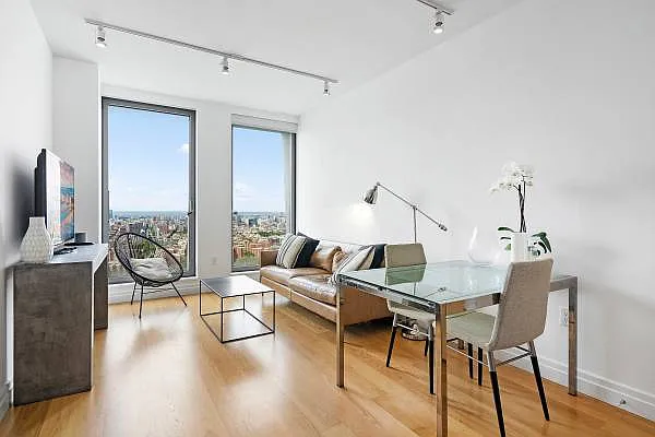 Rented by Corcoran | media 27