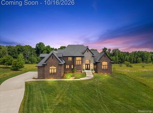 6301 Bridle Path, Grand Blanc, MI 48439