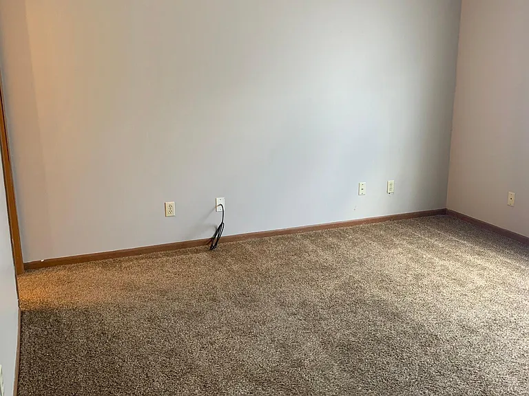 2020 Bridgewater Cir — Photo 5