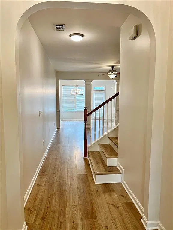 3 bed, 2.5 bath, 1987 sqft, $2,295 — Photo 3