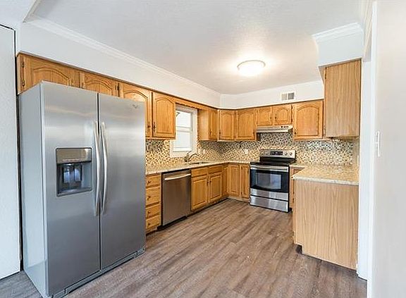 3rd image of 1401 NE 56th Ter