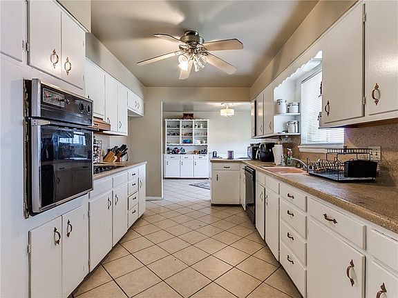 5th image of 1818 NW 34th St