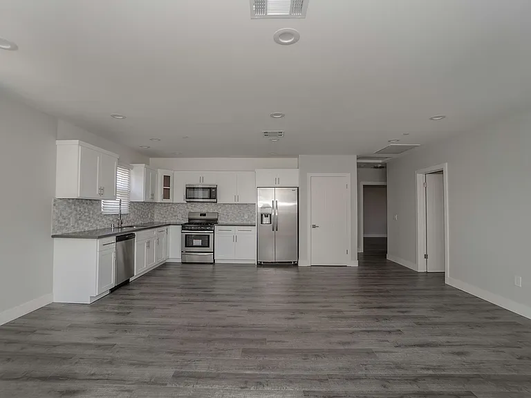 3915 Brighton Ave #1/2 — Photo 5