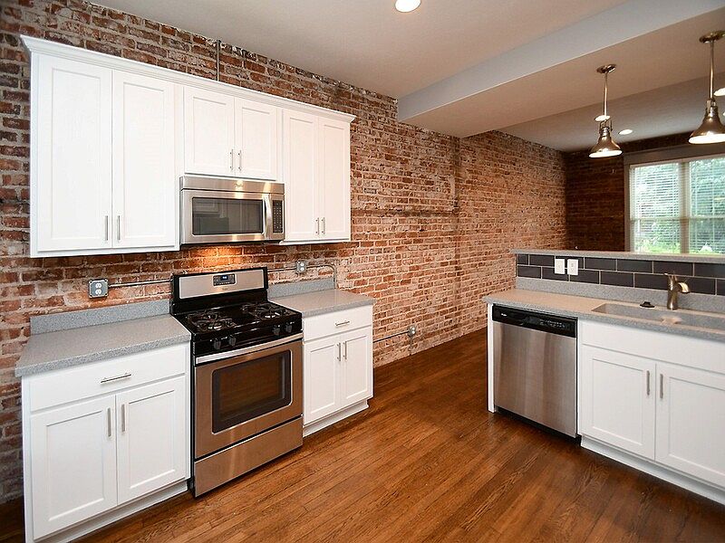 1st image of 811 S 33rd St #811