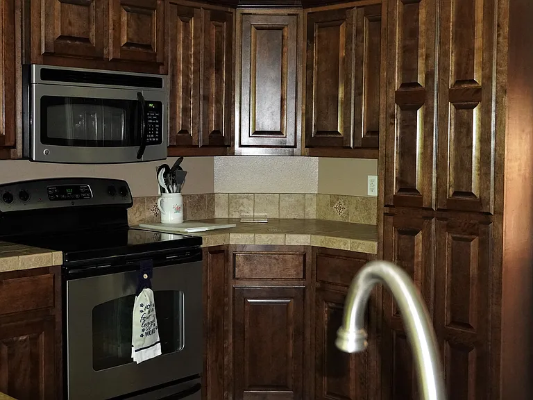 142 Leatherwood Cir — Photo 2