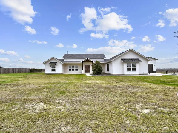 138 RANCHERS WAY, Marion, TX 78124