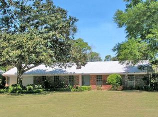 15 Sherwood Rd NW, Fort Walton Beach, FL 32547