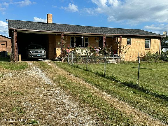 4th image of 2854 Airport Rd