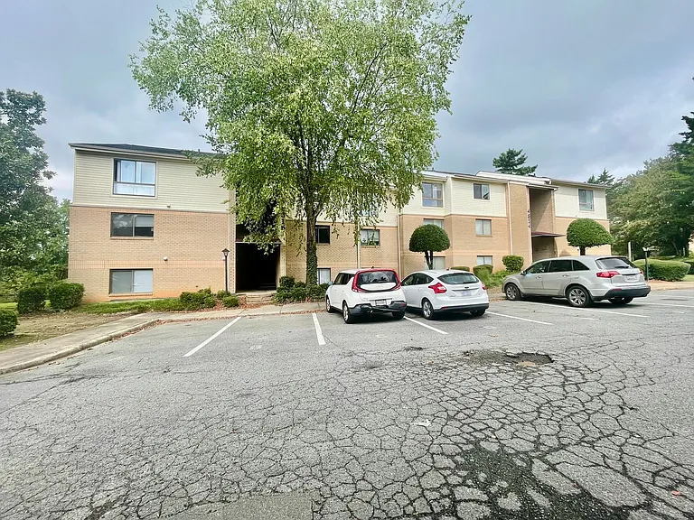 4816 Spring Lake Dr #F — Photo 1