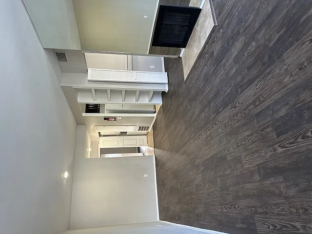 Augusta Court Apartments — Photo 40