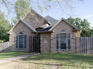 2304 Ben Hur St, Dallas, TX 75253