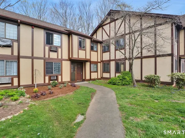 215 Foxwood Lane, Milford, CT 06461