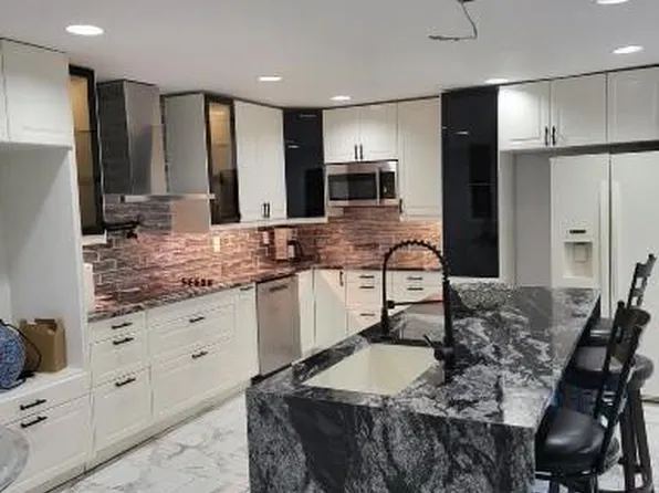 (undisclosed Address), Bay Shore, NY 11706