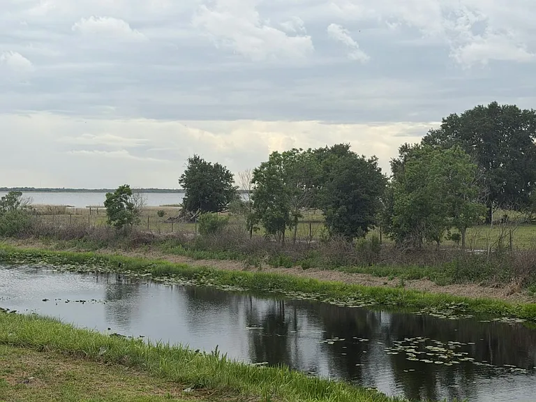 204 Lakeside Garden Cir #204 — Photo 33