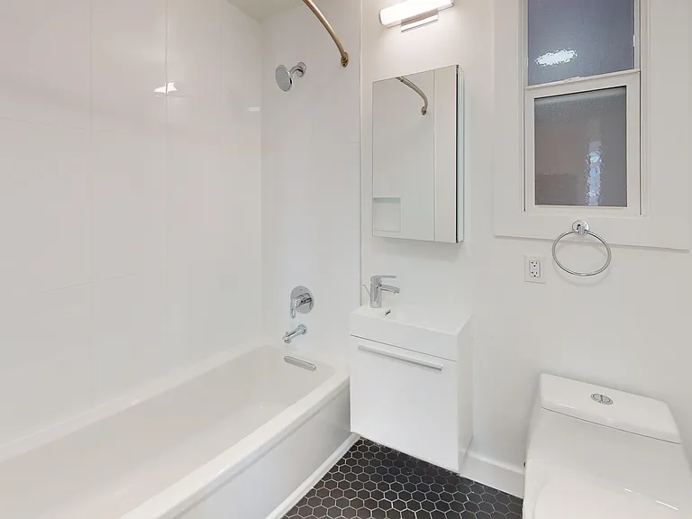 865 Sutter St #508 — Photo 10