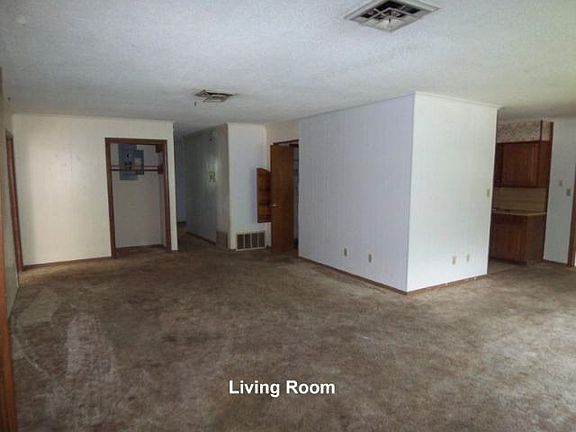 3rd image of 313 Pin Oak Dr #181-206452