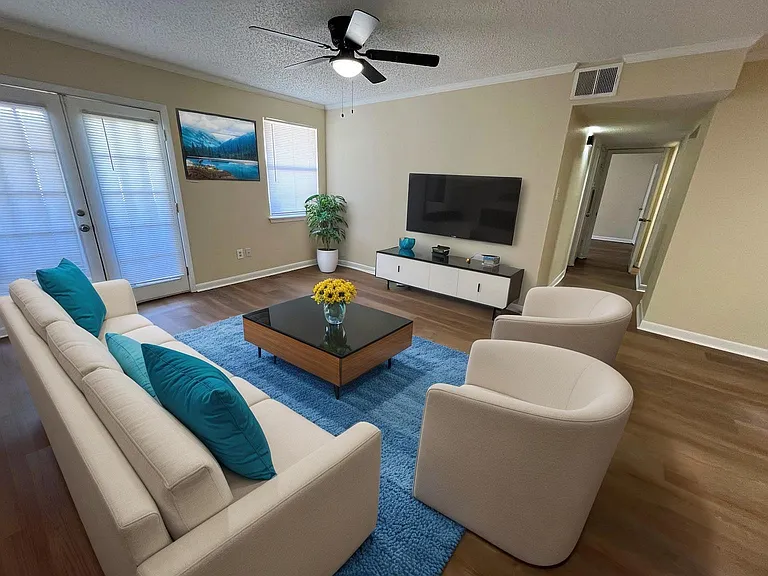 Tiger Den Apartments — Photo 32