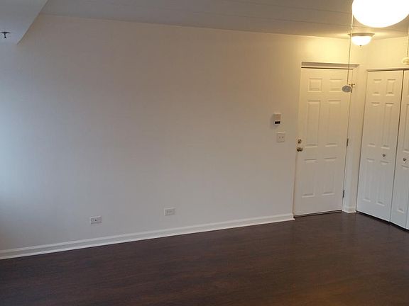 2nd image of 7325 Oakwood Ave APT 4D