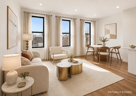 Living room, photo 2