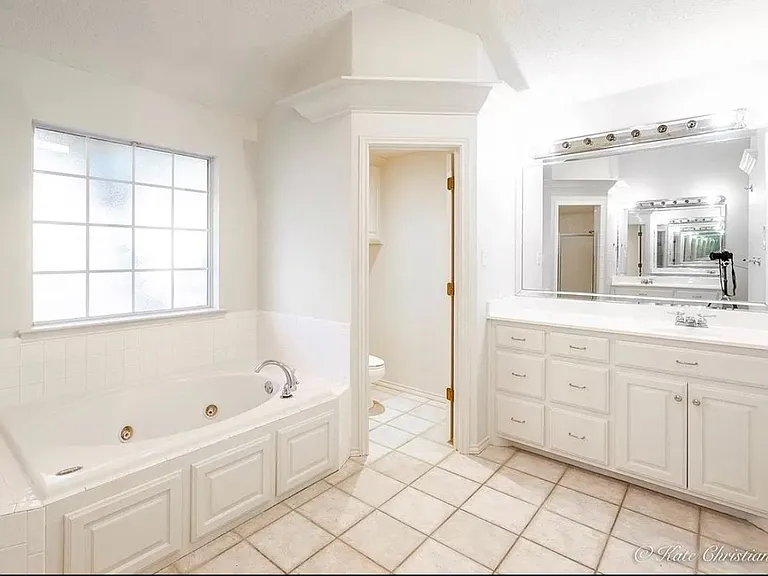 5506 Sterling Ct — Photo 3