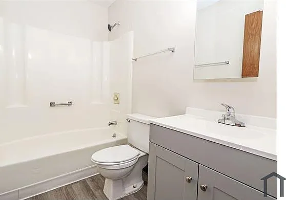 1 bed, 586 sqft, $1,353 — Photo 4
