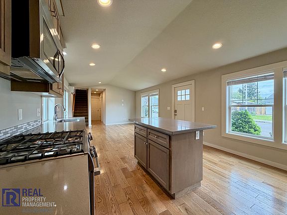 5th image of 1410 SE Alder St