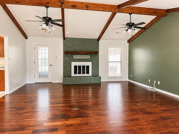 4th image of 210 Irwinton Dr