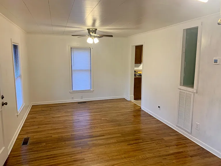 922 Mountain View Cir — Photo 3