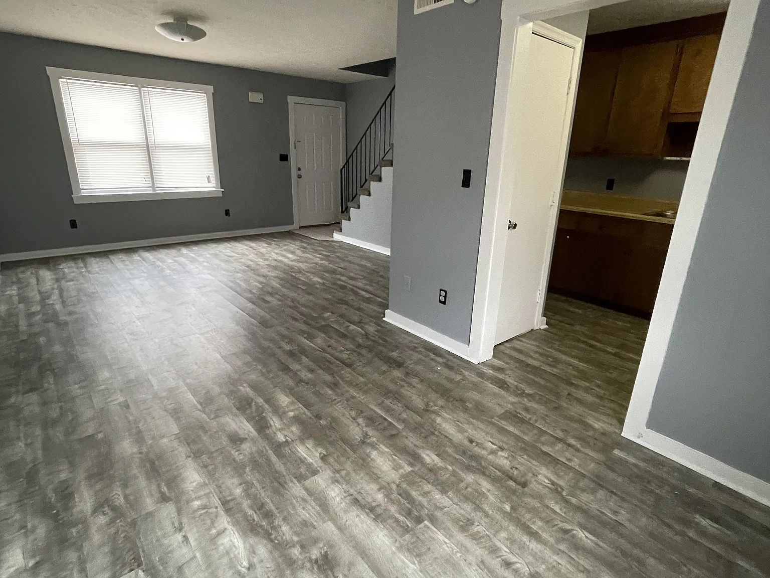 89 Meadowgreen Dr — Photo 4