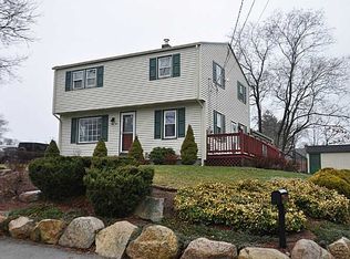 95 Potowomut Rd, Warwick, RI 02818