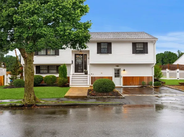 11 Taft St, Marblehead, MA 01945