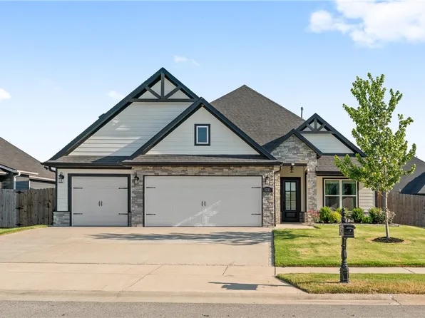 1211 Silver Maple St, Centerton, AR 72719
