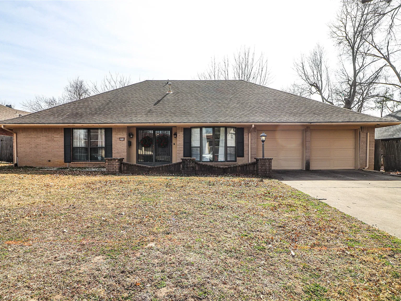 3 bed, 2.0 bath, 1905 sqft, $1,750 — Photo 1