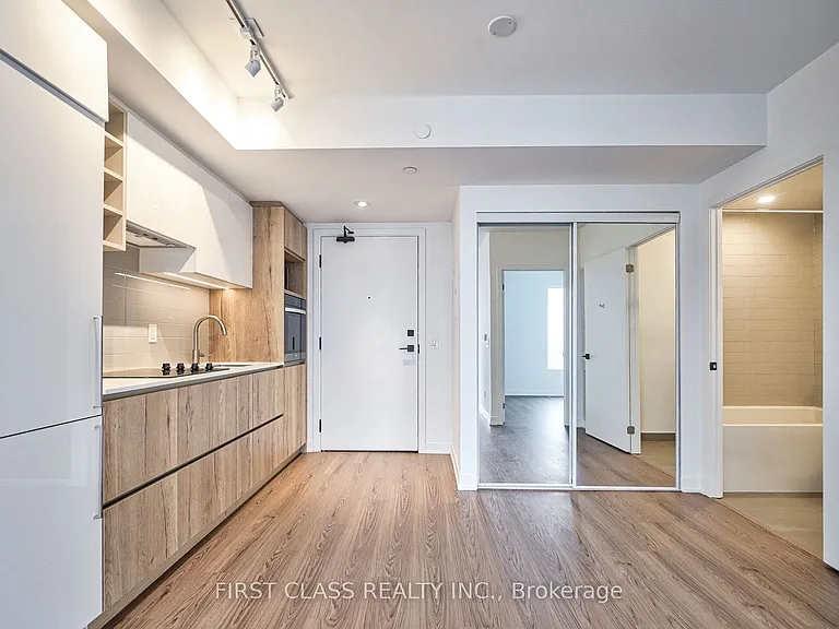319 Jarvis St E #2011 — Photo 1