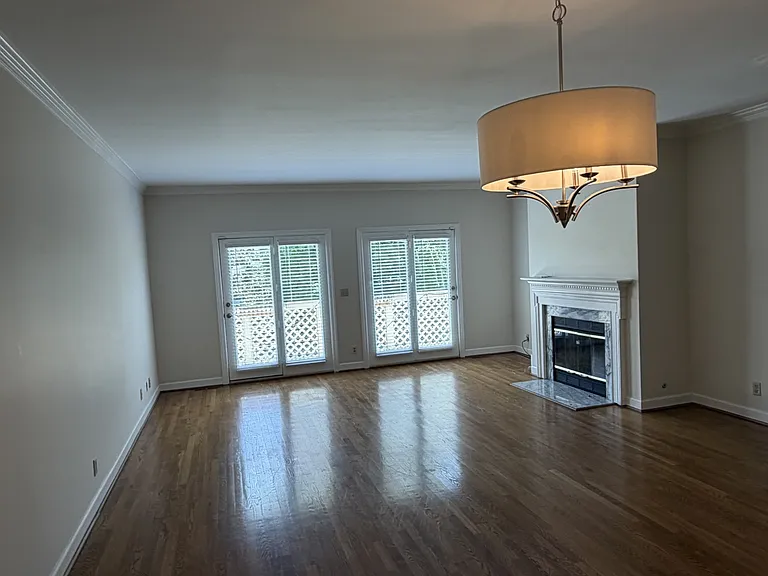 354 Ardsley Pl — Photo 6