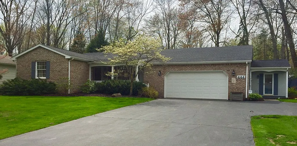 444 Viola Ave photo 1