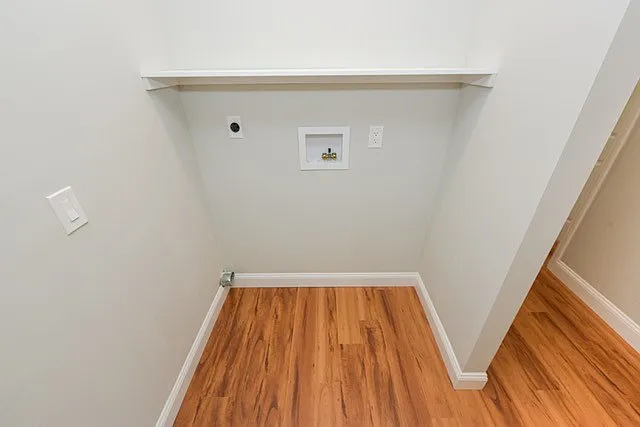 640 Post Avenue - 1 — Photo 4